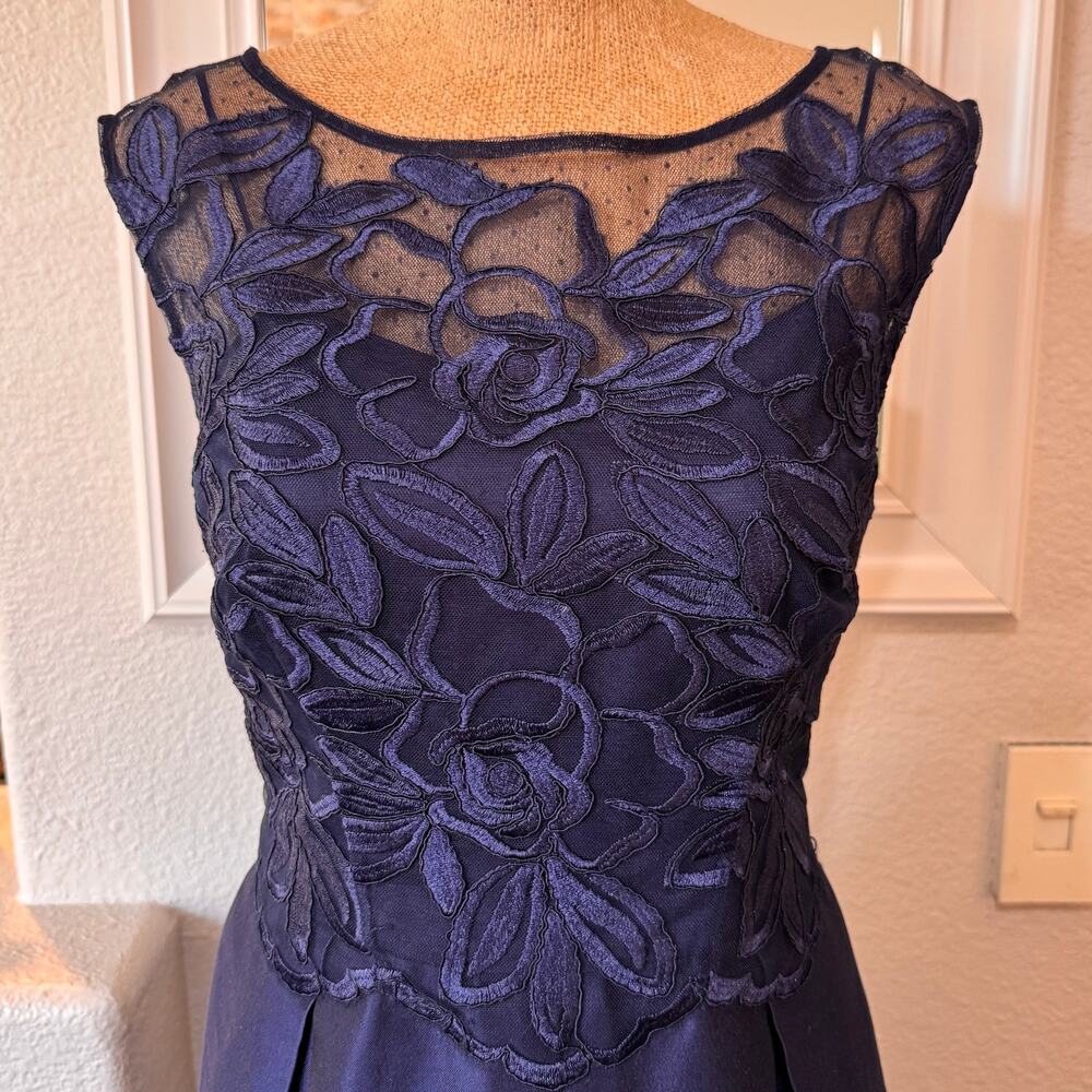 Kay Unger Lace Trimmed Cocktail Party Dress Size 6 Pleated Skirt Blue Black Tie - Picture 5 of 14